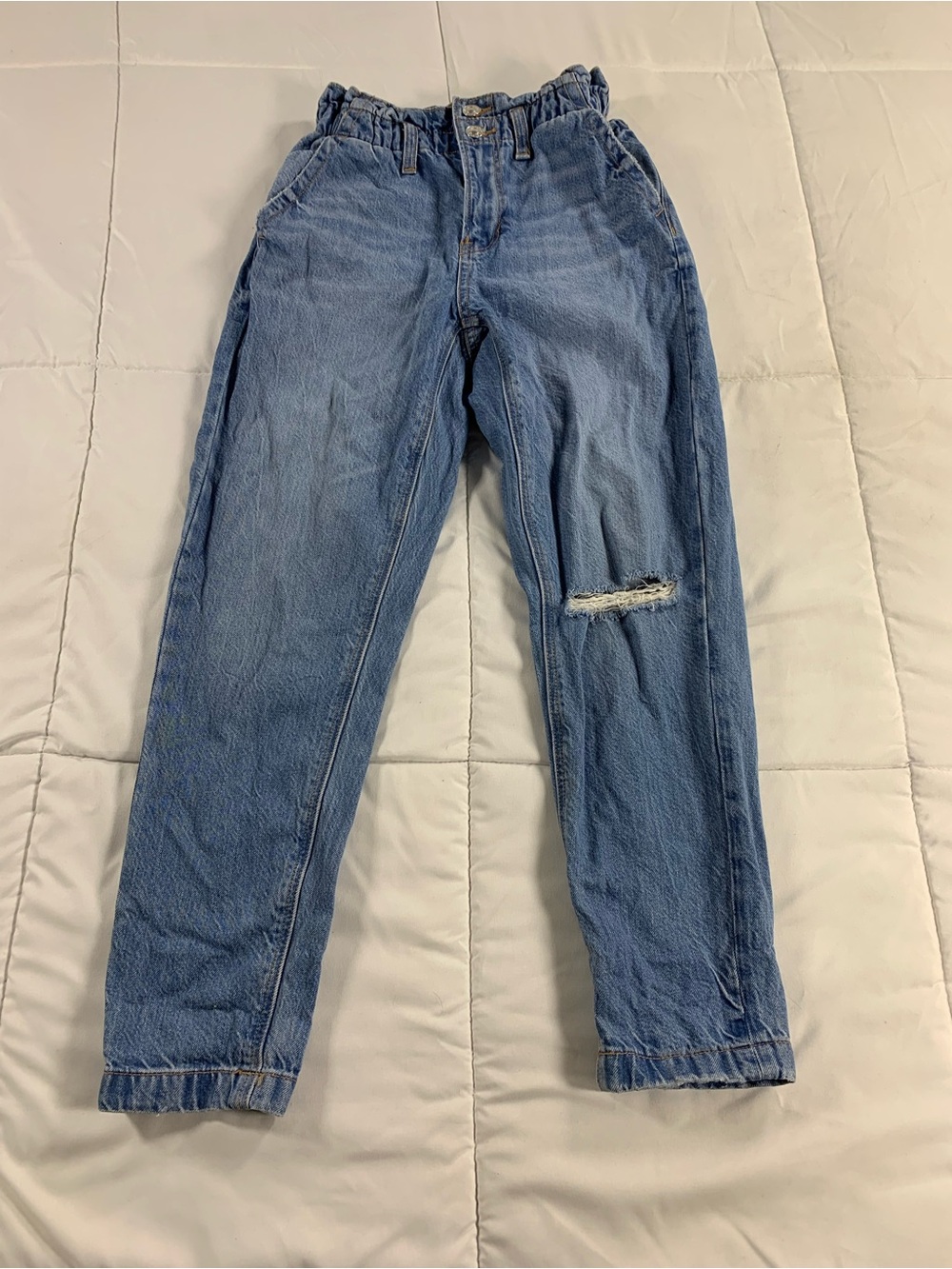 Pre-loved American Eagle highest rise mom jeans size 0